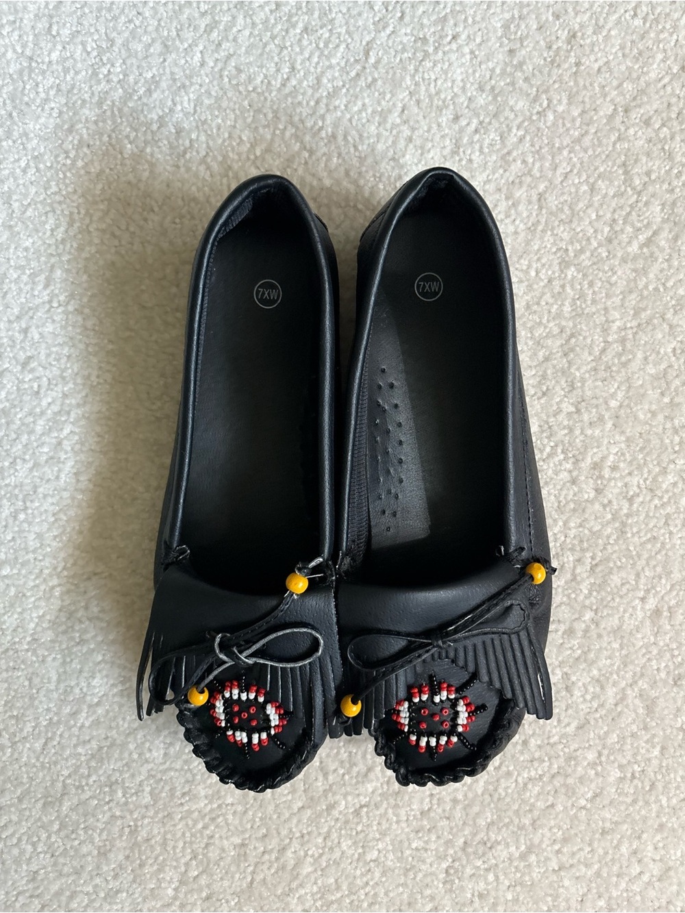 NWT Women's Black Leather Beaded Moccasin Size 7 XW